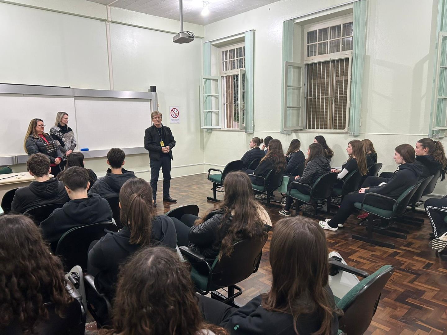 27 alunos da IENH participarão de Intercâmbio para o Canadá