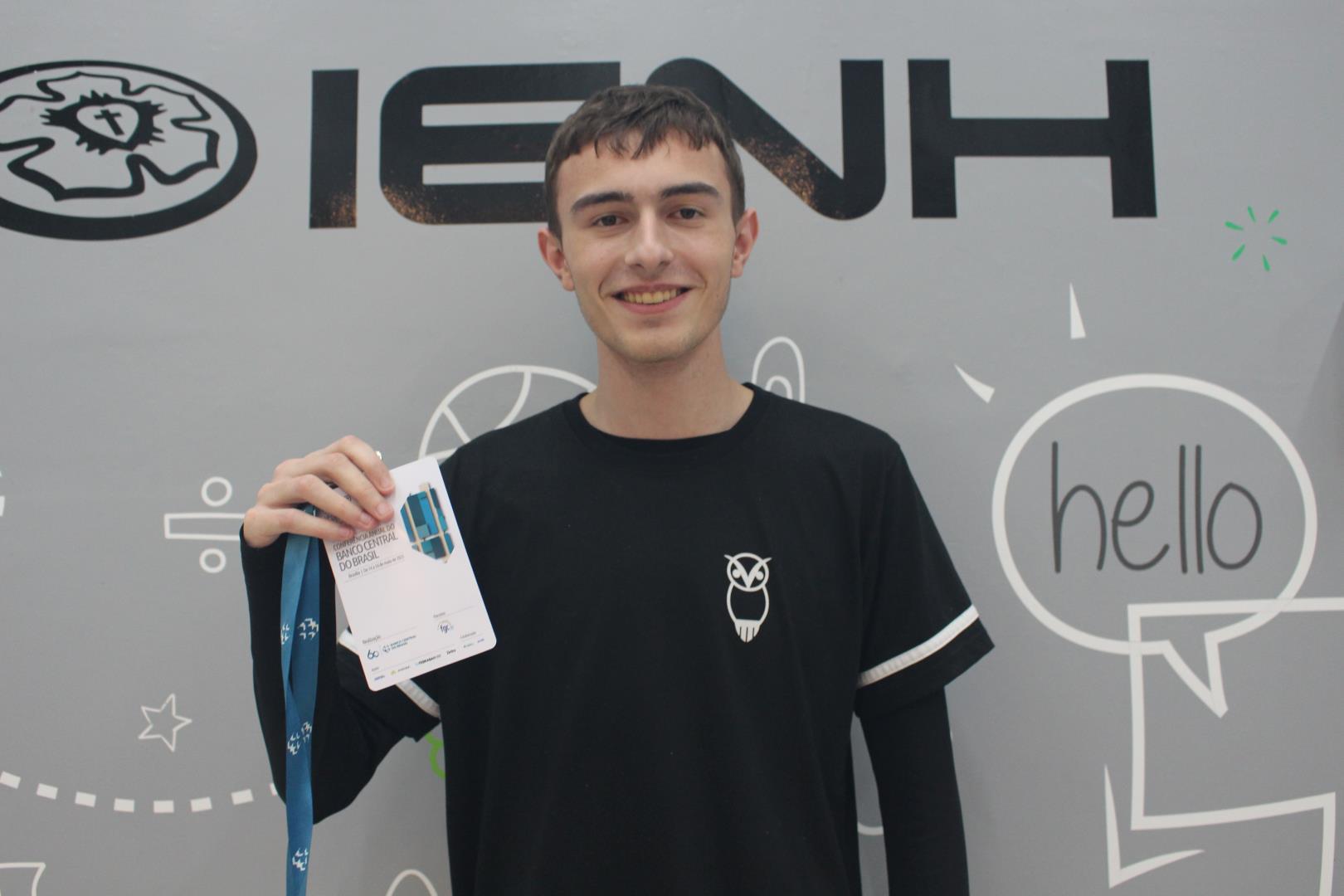 Aluno da IENH vivencia experiência internacional em conferência no Banco Central