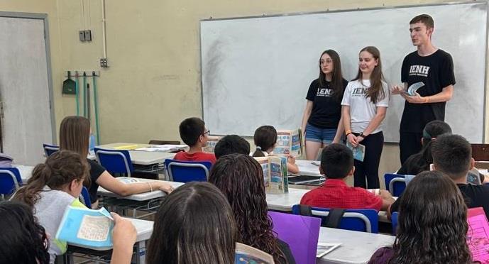 Alunos da IENH desenvolvem cartilha científica sobre a água em parceria com a Febrace e CNPq