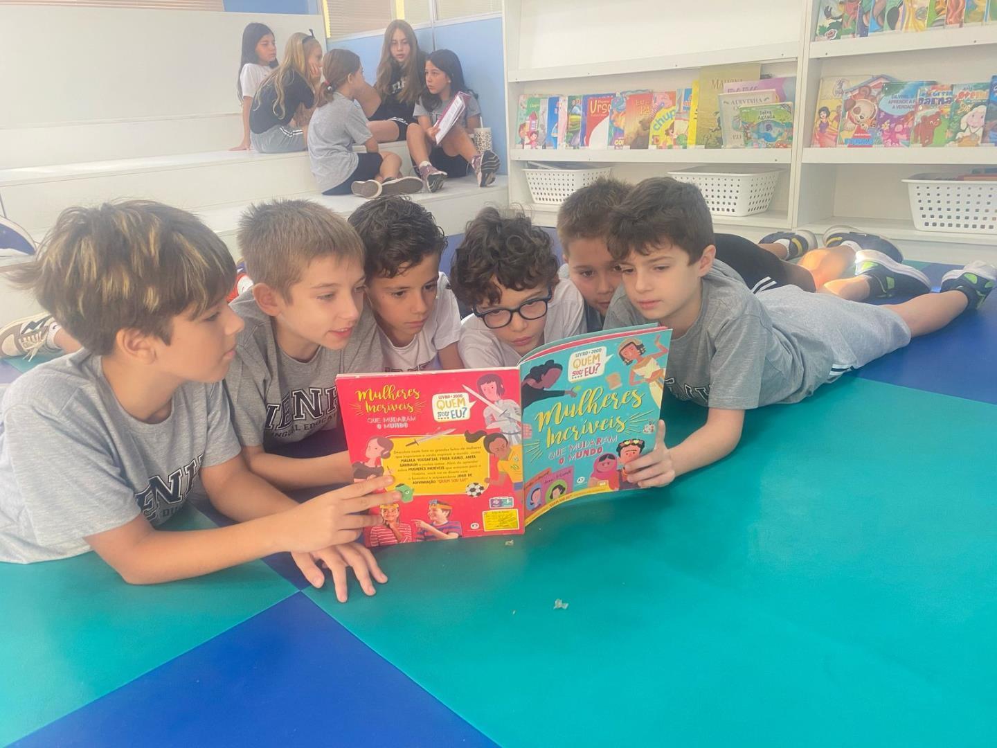 Alunos da IENH participam de atividades que destacam a importância das mulheres na sociedade