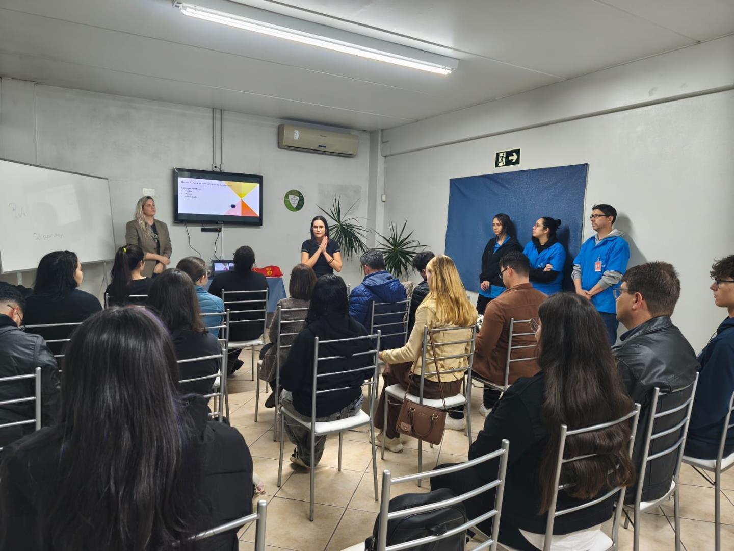 Alunos do Técnico em Administração realizam visita técnica à Bertex