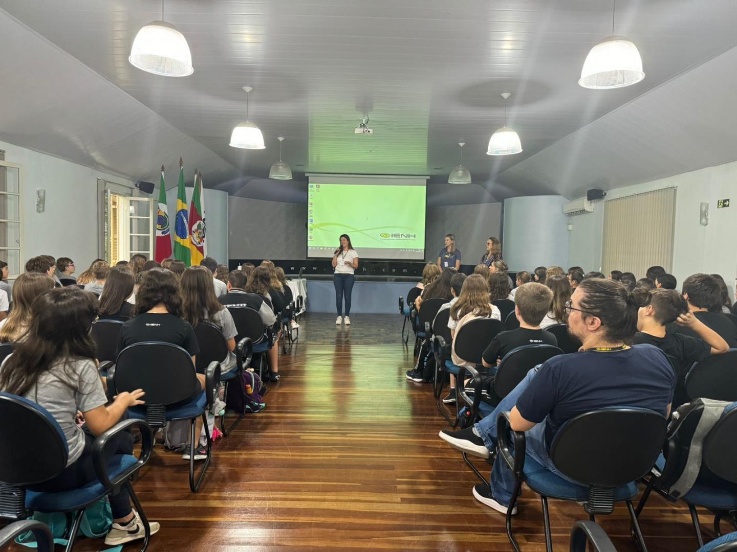 Alunos dos 6ºs anos iniciam com as atividades do Pinwaldo na IENH