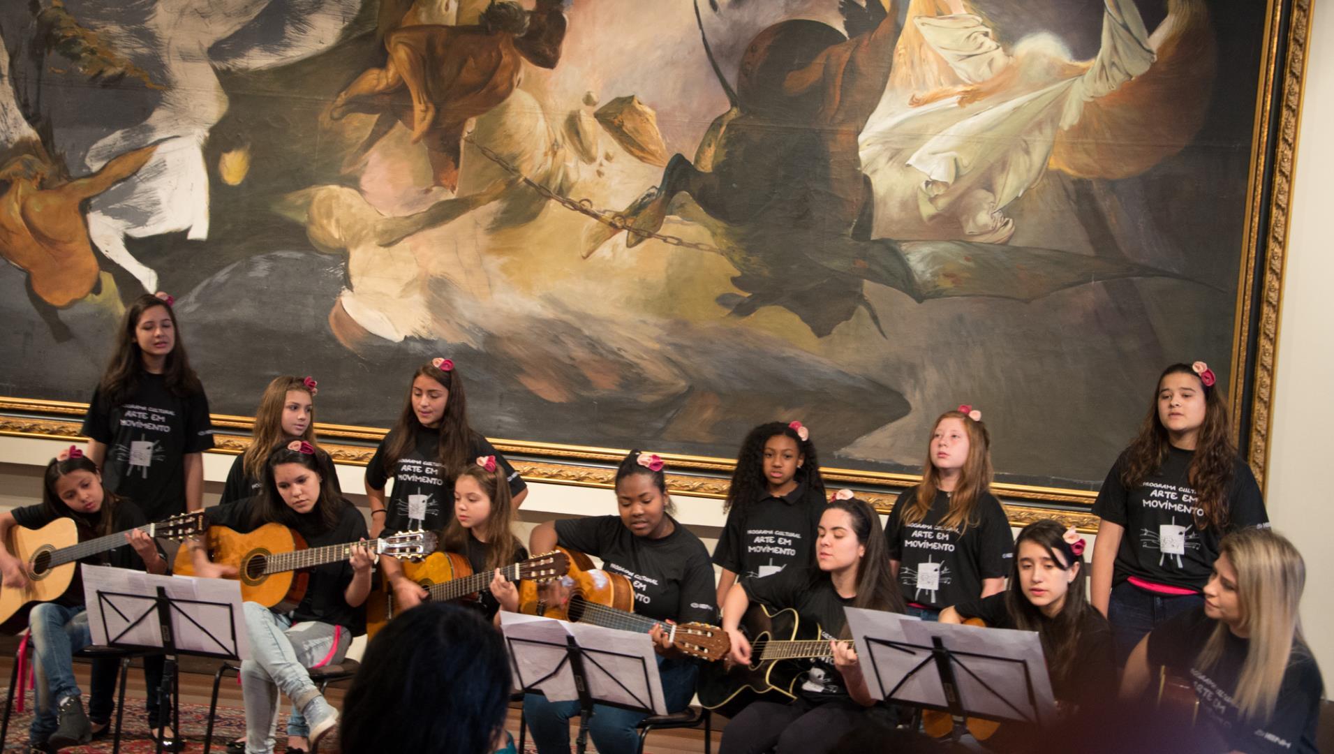 Arte em Movimento realiza recital na Fundação Scheffel