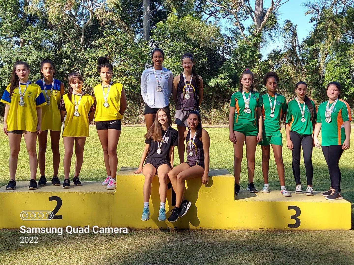 Atletismo da IENH brilha na Olimpíada Escolar de Novo Hamburgo