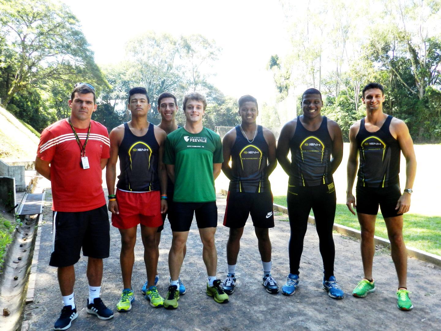 Atletismo da IENH compete no Uruguai