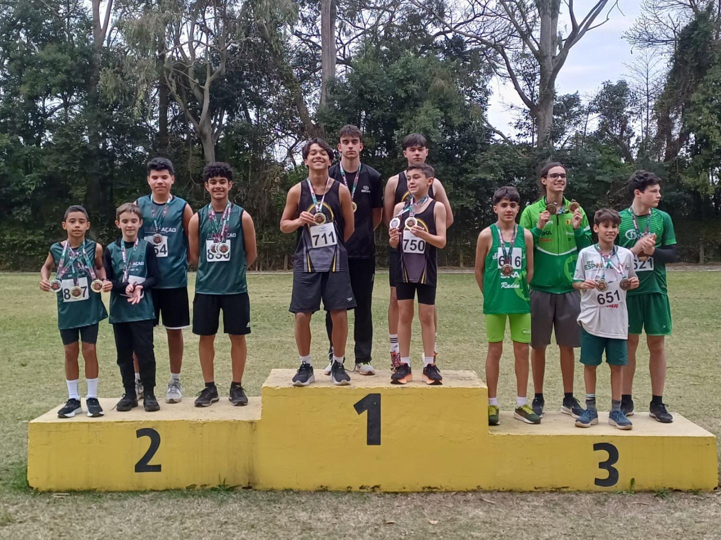 Atletismo da IENH conquista 42 medalhas no Troféu IENH