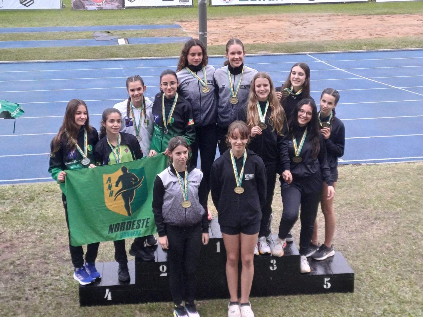 Atletismo da IENH em destaque no Campeonato Estadual sub-20
