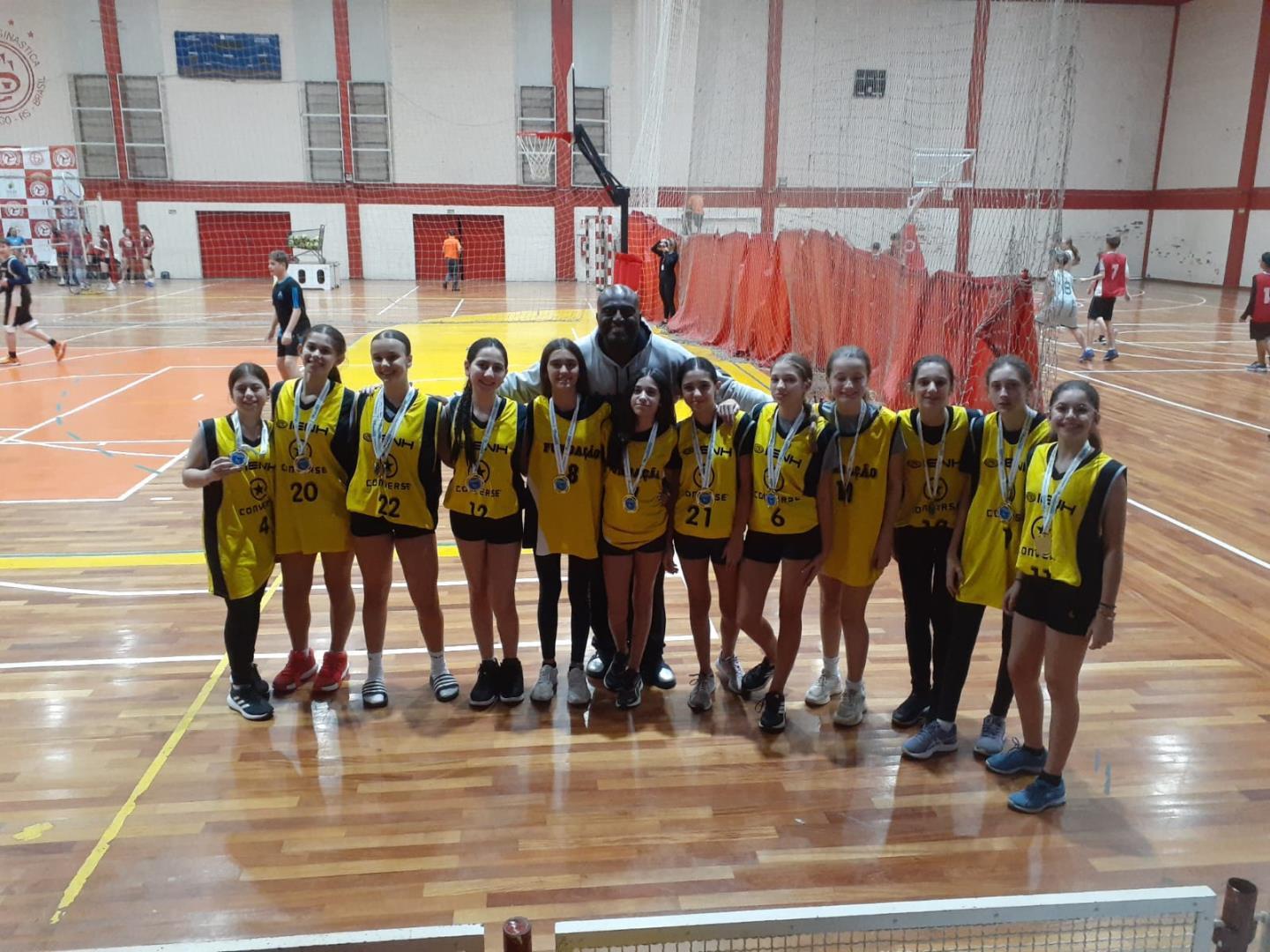 Basquete da IENH participa das Olimpíadas Escolares de Novo Hamburgo