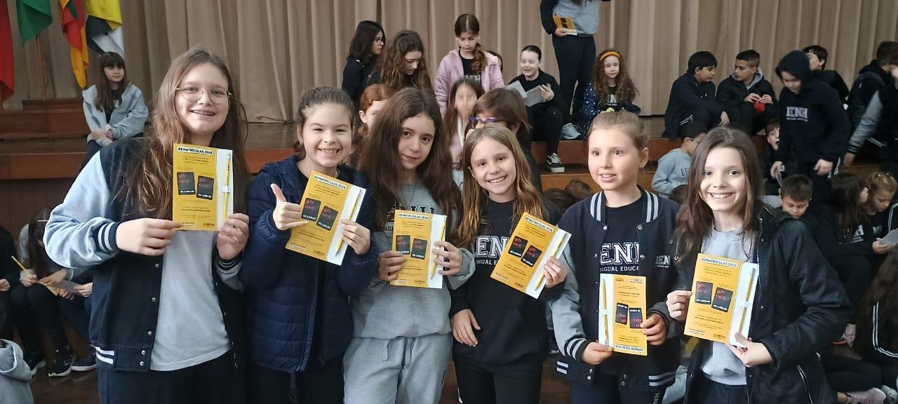 Brindes especiais marcam início das rematrículas nas Unidades da IENH