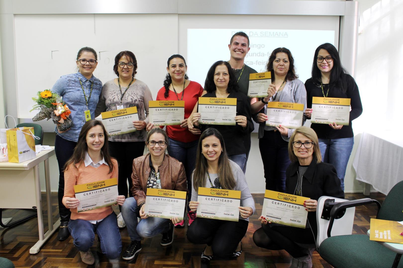 Colaboradores participam de Curso de Libras na IENH