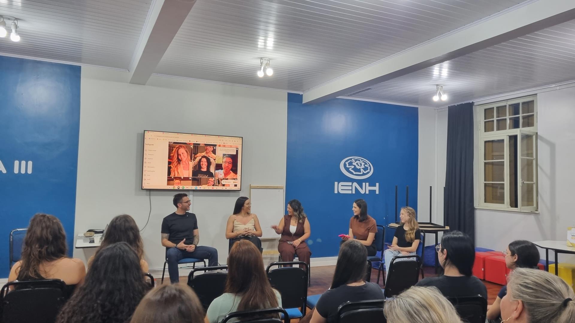 Cursos Técnicos da IENH promovem palestra sobre criação de conteúdo no Instagram