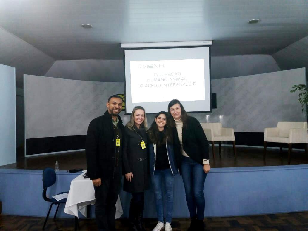 Dia de aprovação no TCC para as acadêmicas de Psicologia da IENH