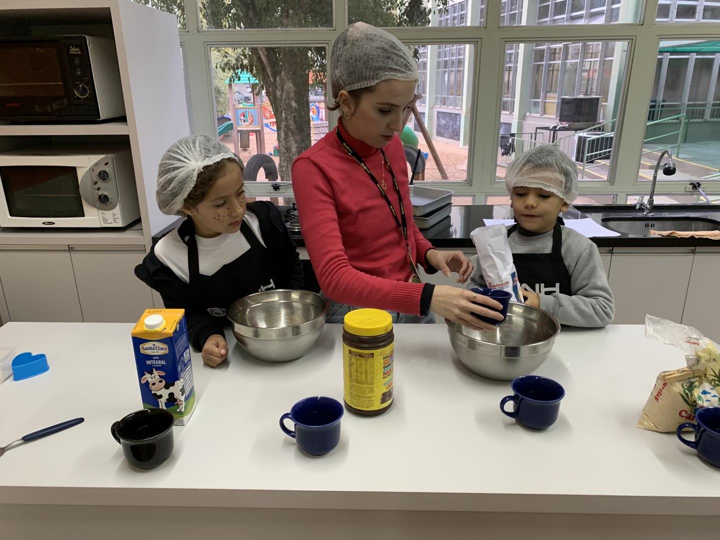 Educação Infantil da Unidade Pindorama tem cooking class voltada para o ensino de formas geométricas