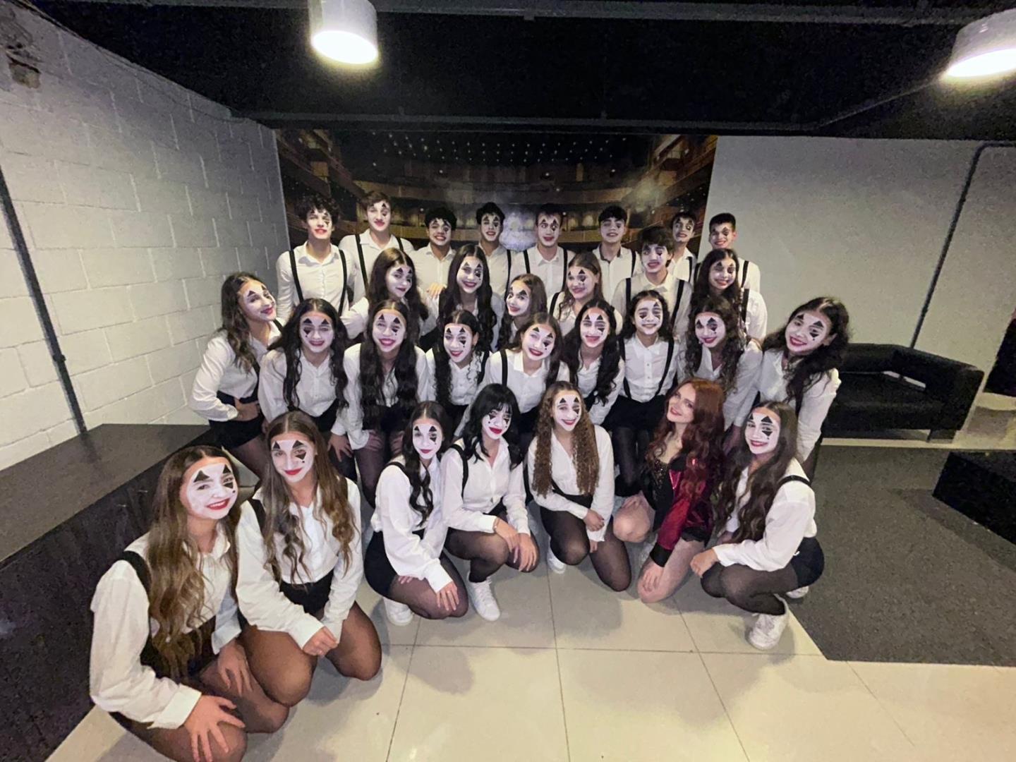 Equipe de Dança da IENH apresenta três coreografias no Dançando pela Vida 