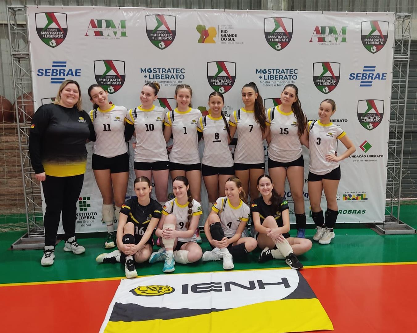 Equipe de Vôlei Feminino da IENH é campeã dos Jogos Mostratec-Liberato 2025