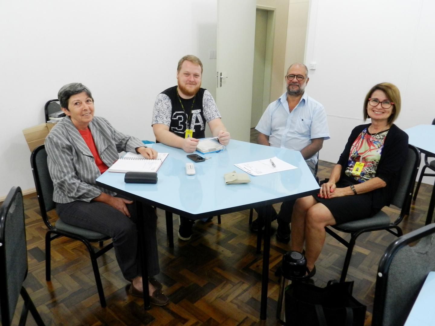 Equipe do Projeto Gota D'água discute ações ambientais