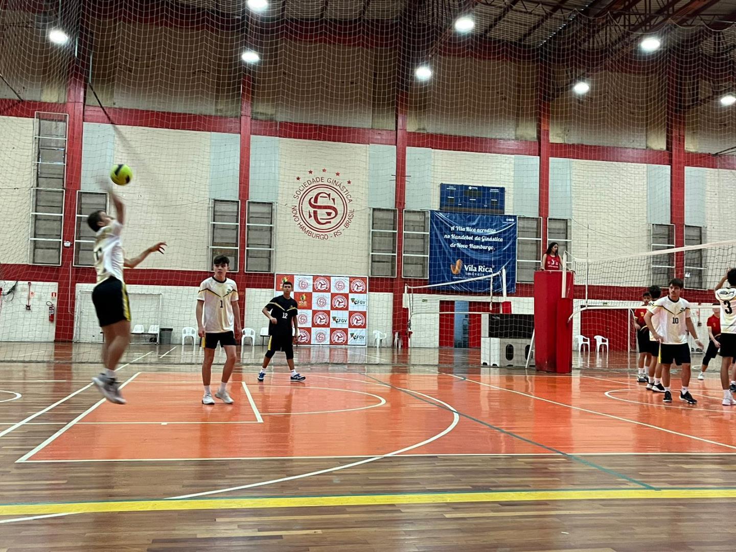 Equipe masculina da IENH é campeã da 1ª etapa do Intercolegial infanto de vôlei