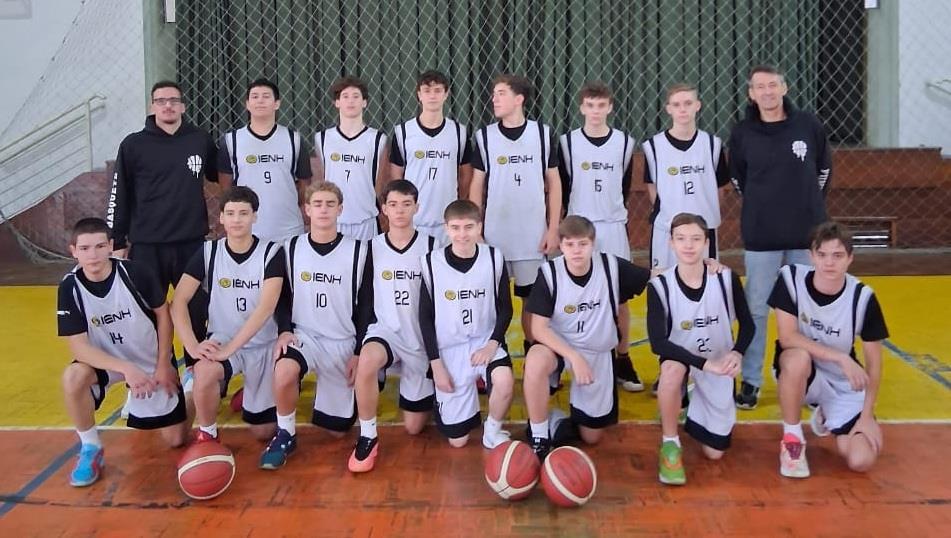 Equipe Sub16 da IENH estreia com campanha invicta na Liga Ninja de Basquete de Base