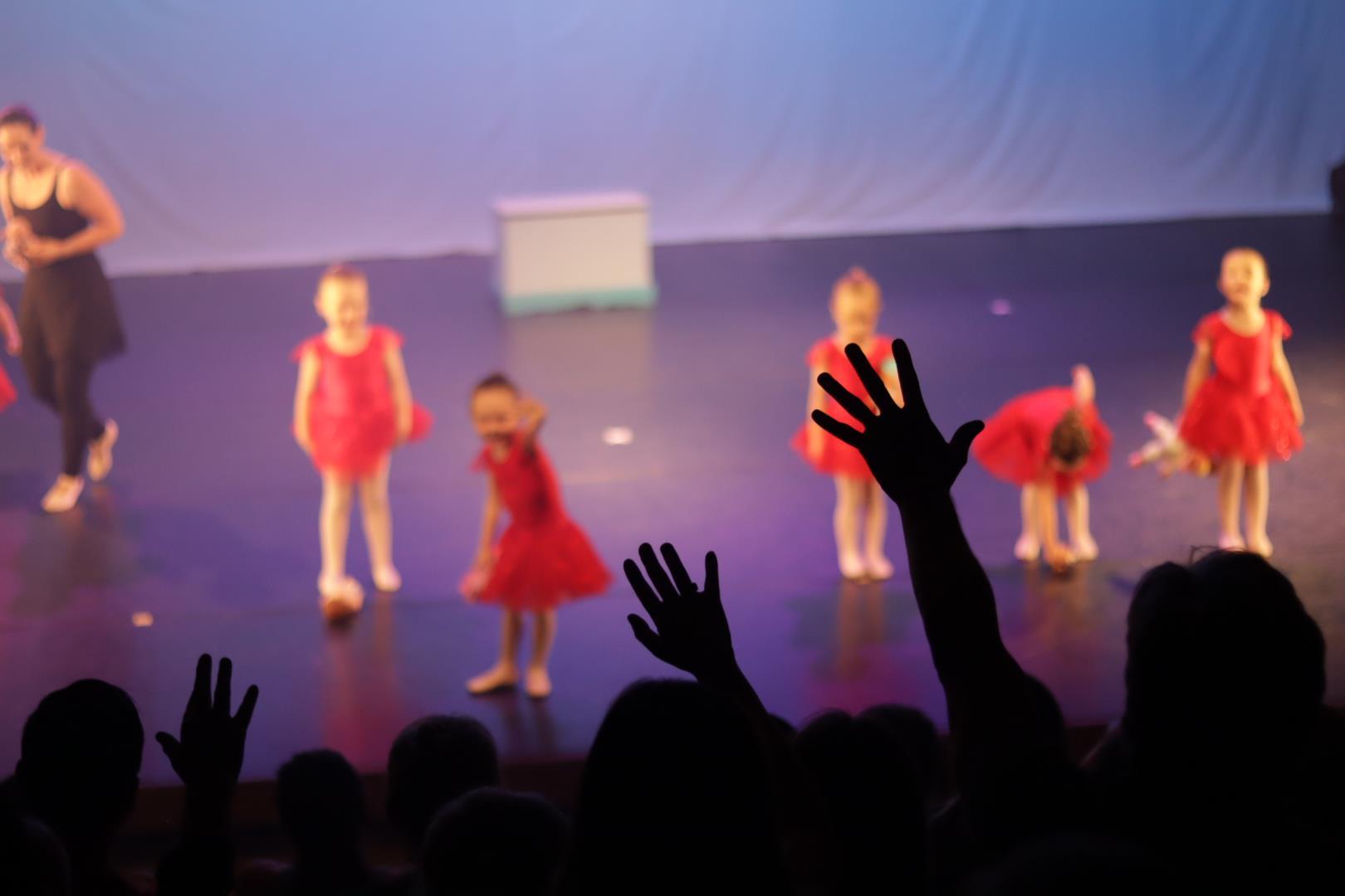 Espetáculo de dança “Memórias” homenageia os 190 anos da IENH