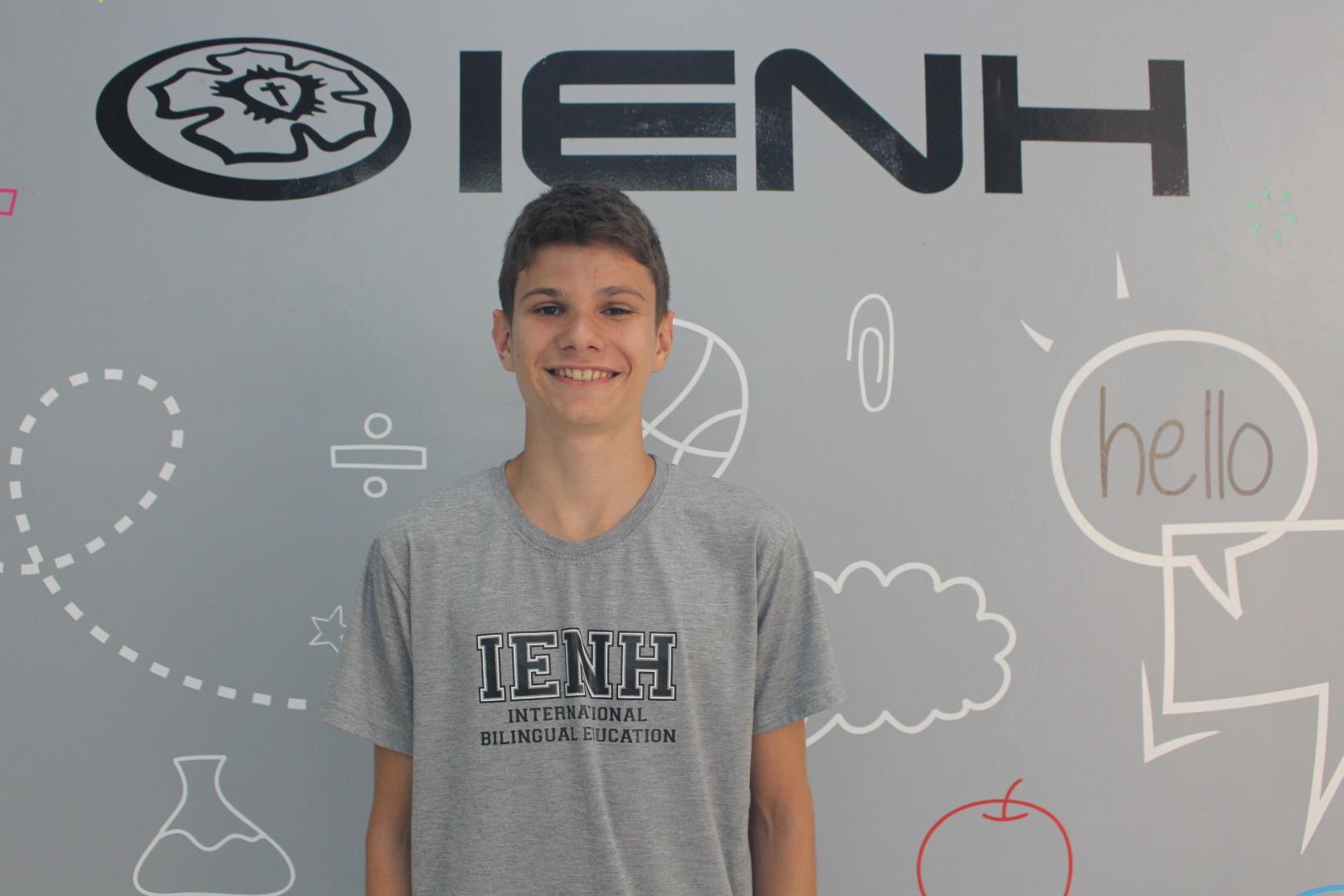 Estudante da IENH é aprovado em três programas Internacionais 