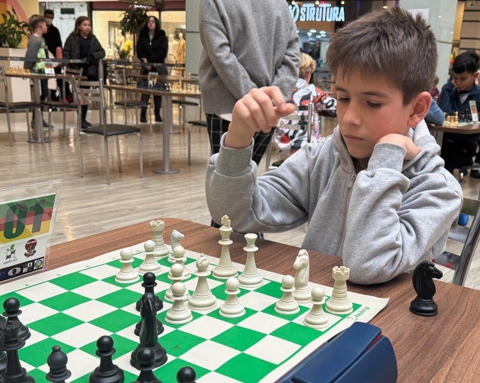 Estudante da Unidade Pindorama conquista destaque em torneio nacional de xadrez