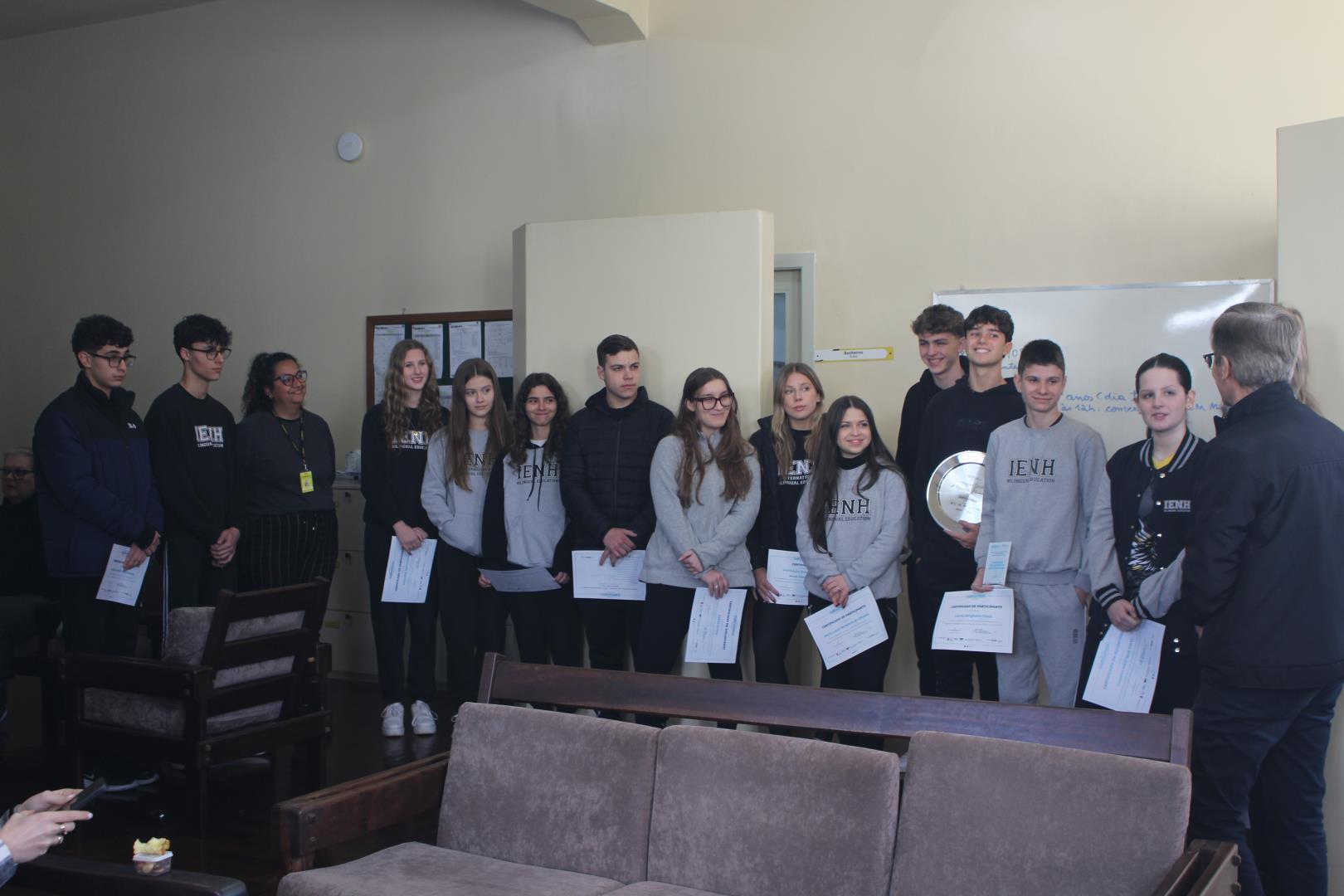 Estudantes da IENH são destaque no Programa Miniempresa da Junior Achievement