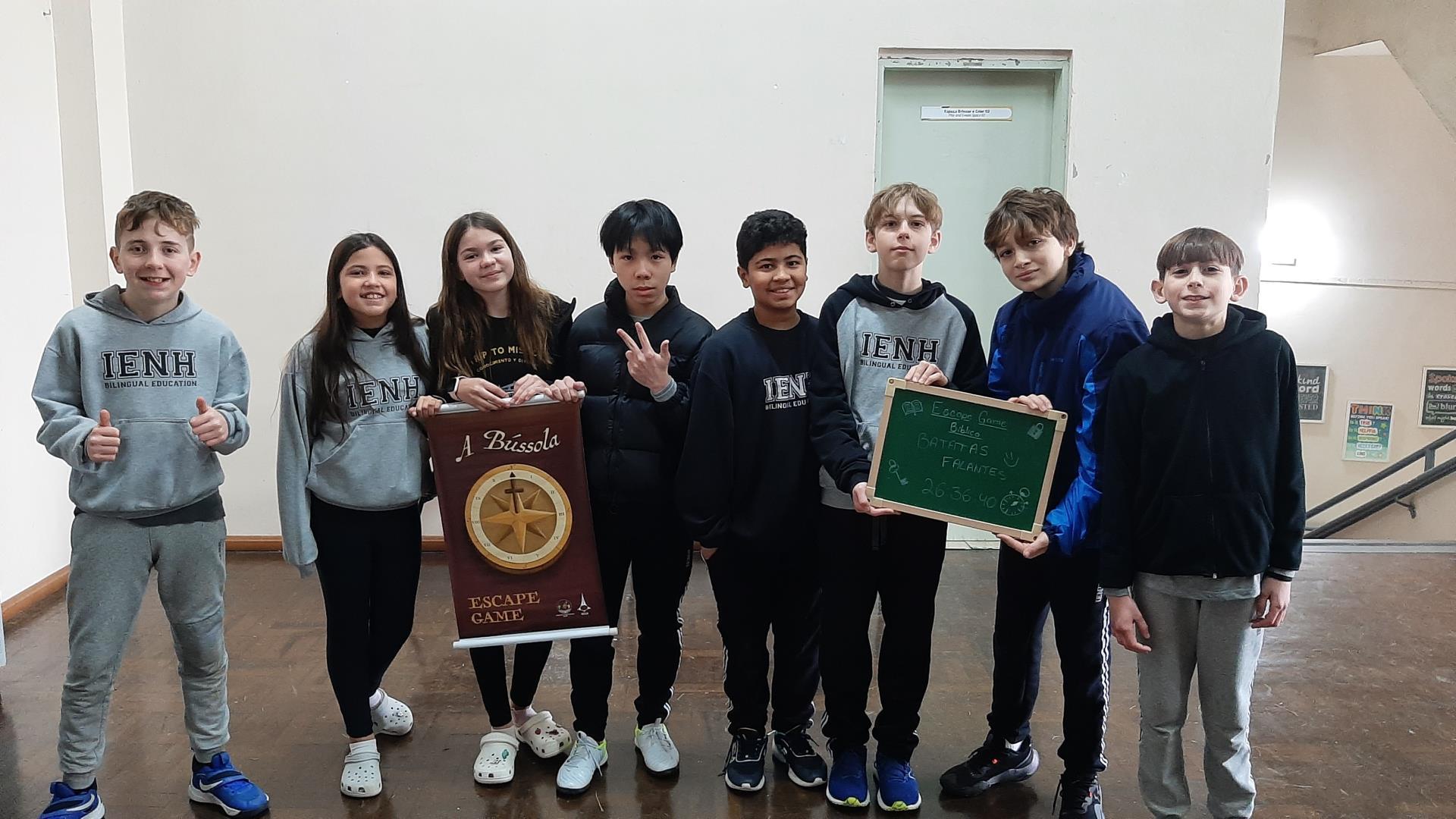 Estudantes da Unidade Oswaldo Cruz vivenciam o jogo Escape Game Bíblico: “A Bússola”