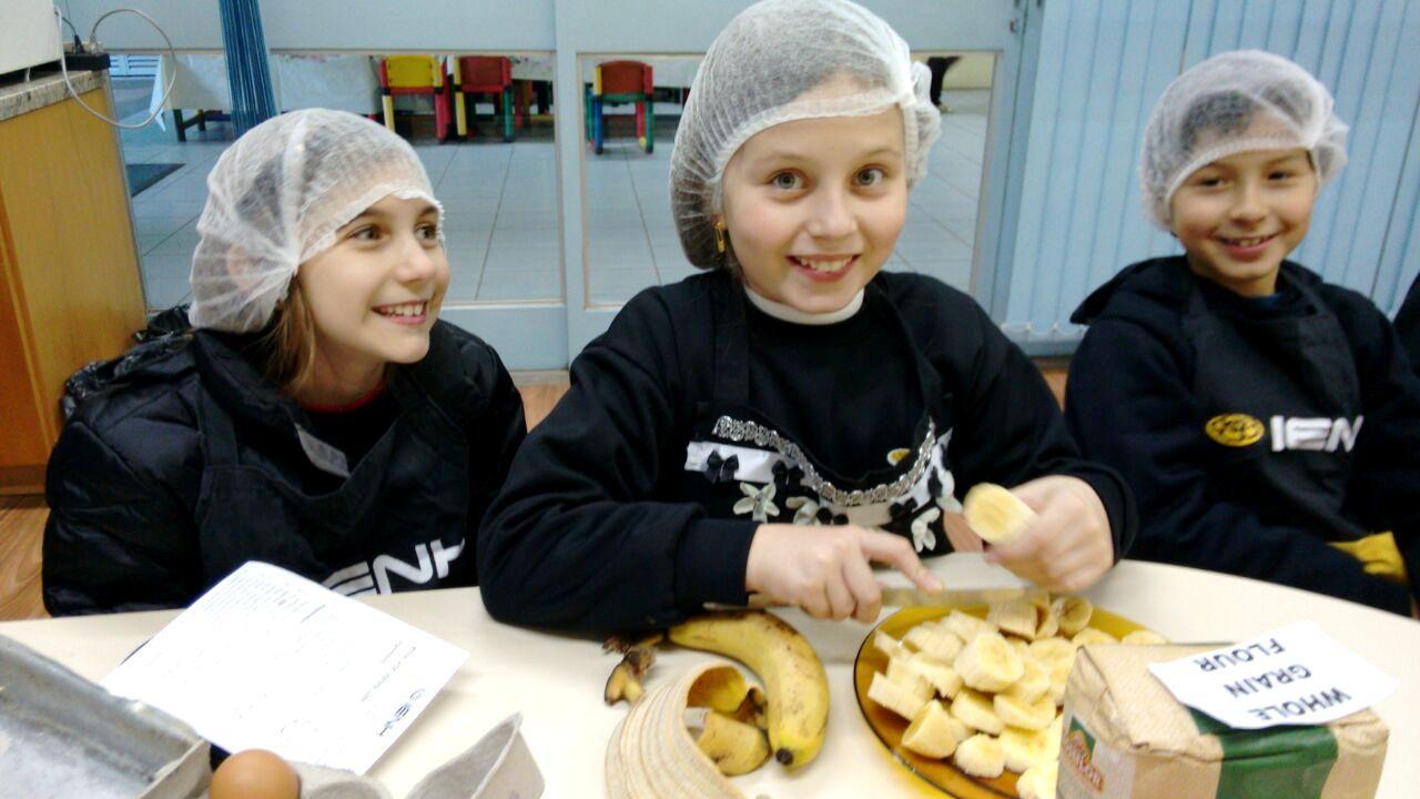 Estudo da Alimentação Saudável proporciona Cooking Class especial para alunos bilíngues