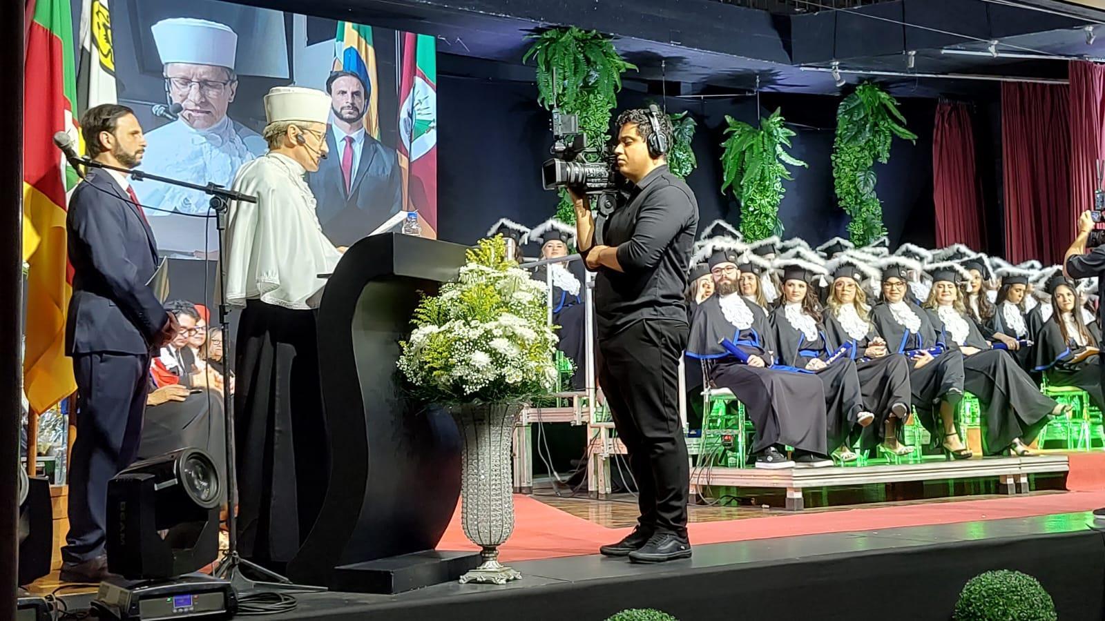 Formatura celebra novas trajetórias em Administração e Psicologia na Faculdade IENH