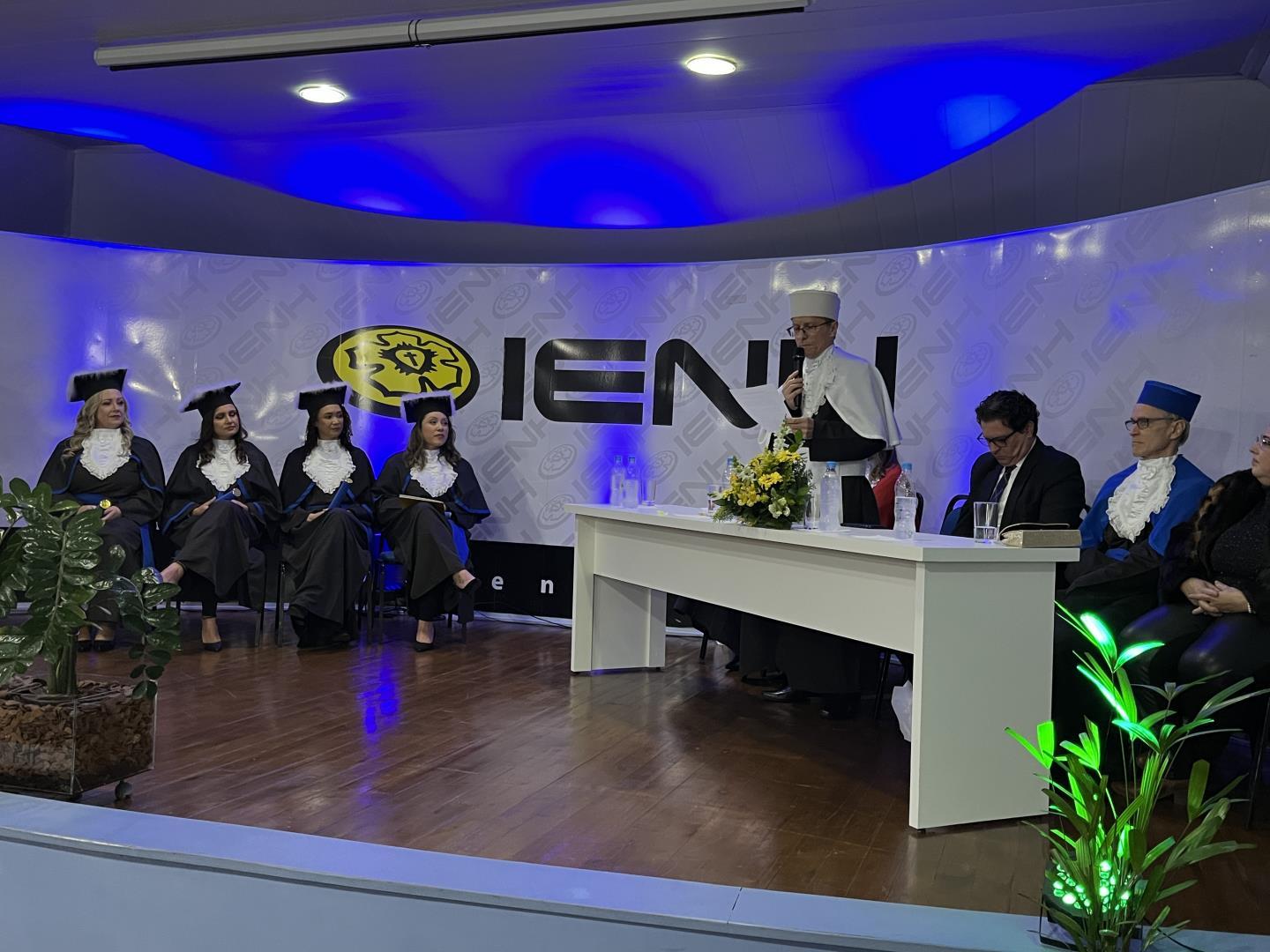 Formatura da Turma de Psicologia da Faculdade IENH Marca Semana de Celebração