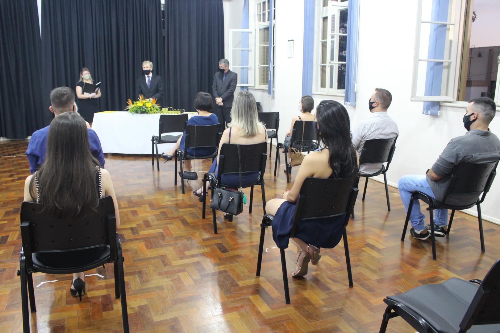 Formatura de gabinete ocorre na Faculdade IENH