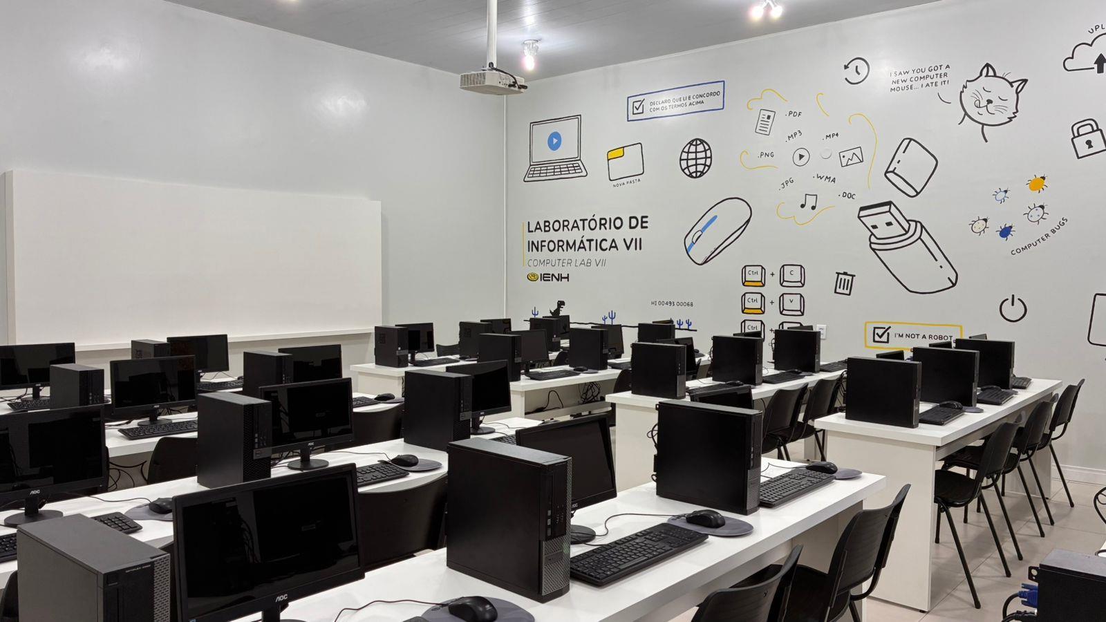 Fundação Evangélica inaugura novo Laboratório de Educação Tecnológica com sistema ChromeOS Flex
