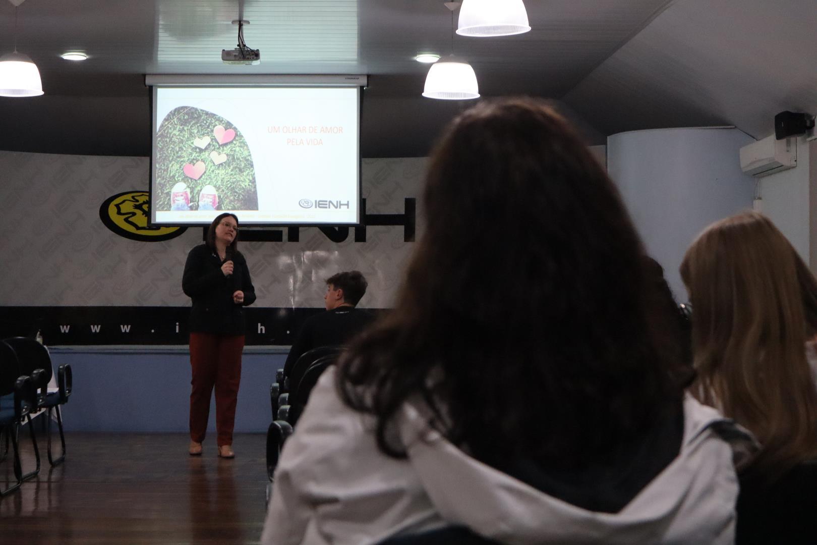 IENH promove momento de reflexão sobre “um olhar de amor pela vida”