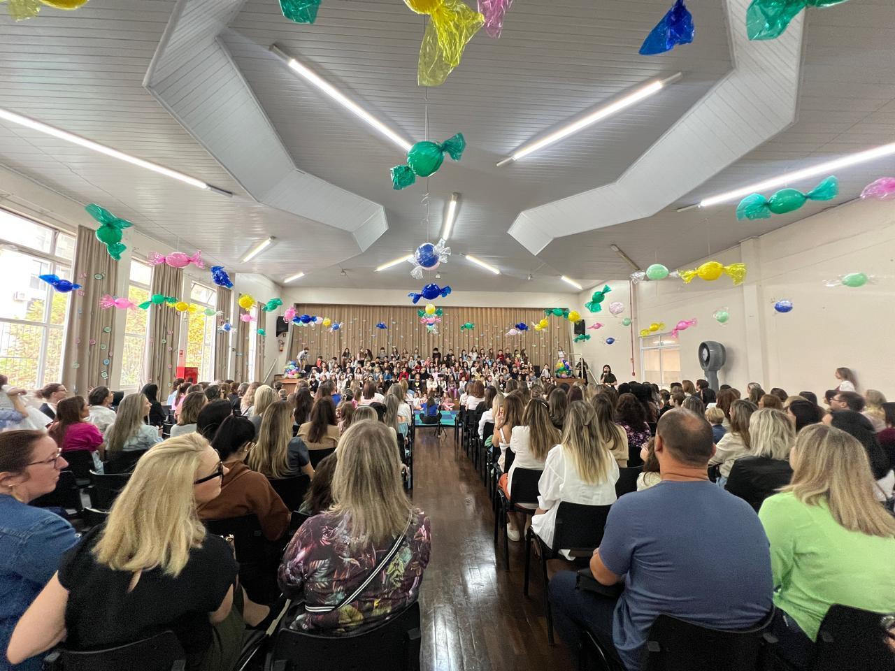 IENH realiza homenagem pelo Dia das Mães 