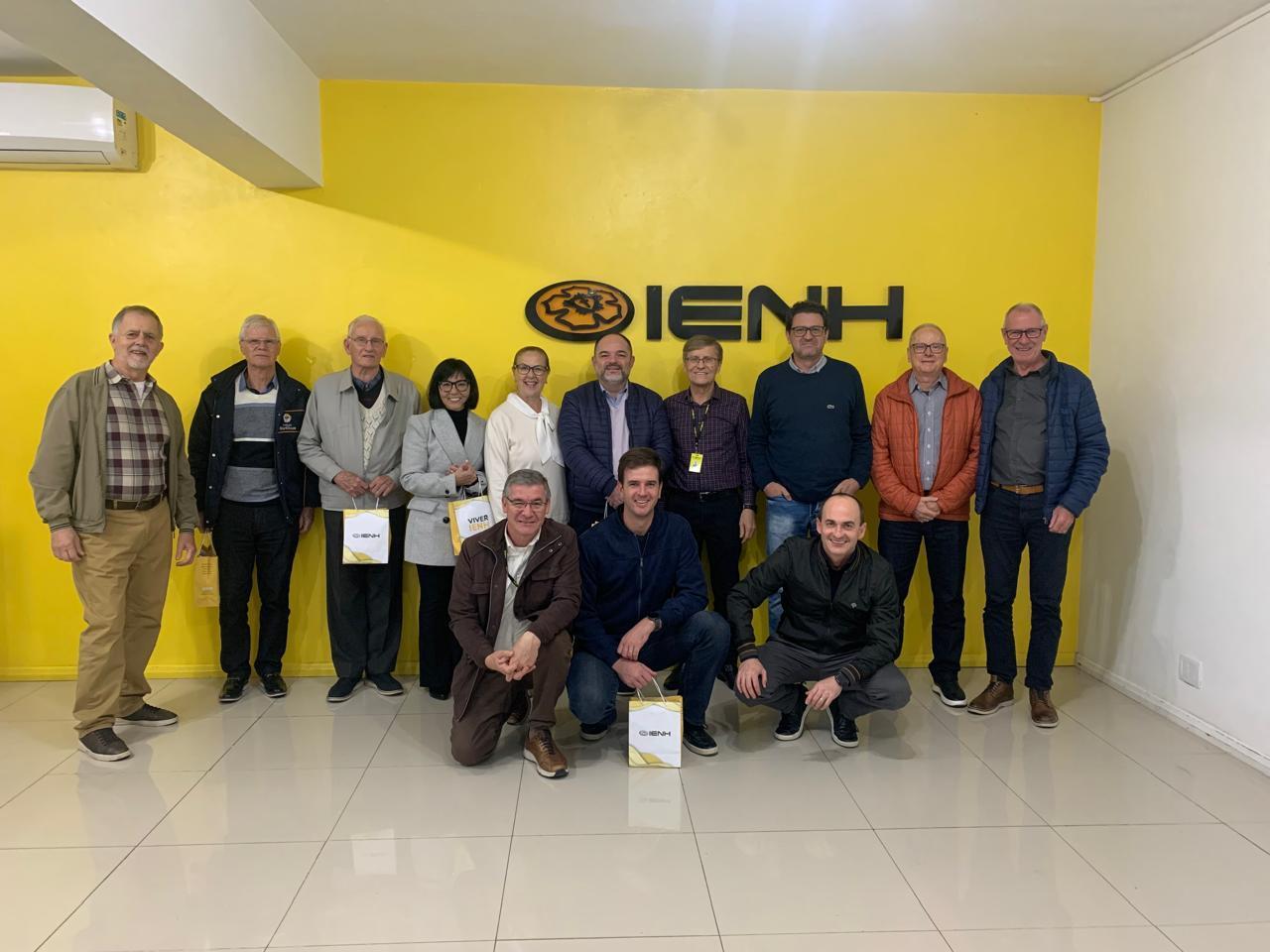 IENH recebe equipe do Colégio Martinus para troca de experiências