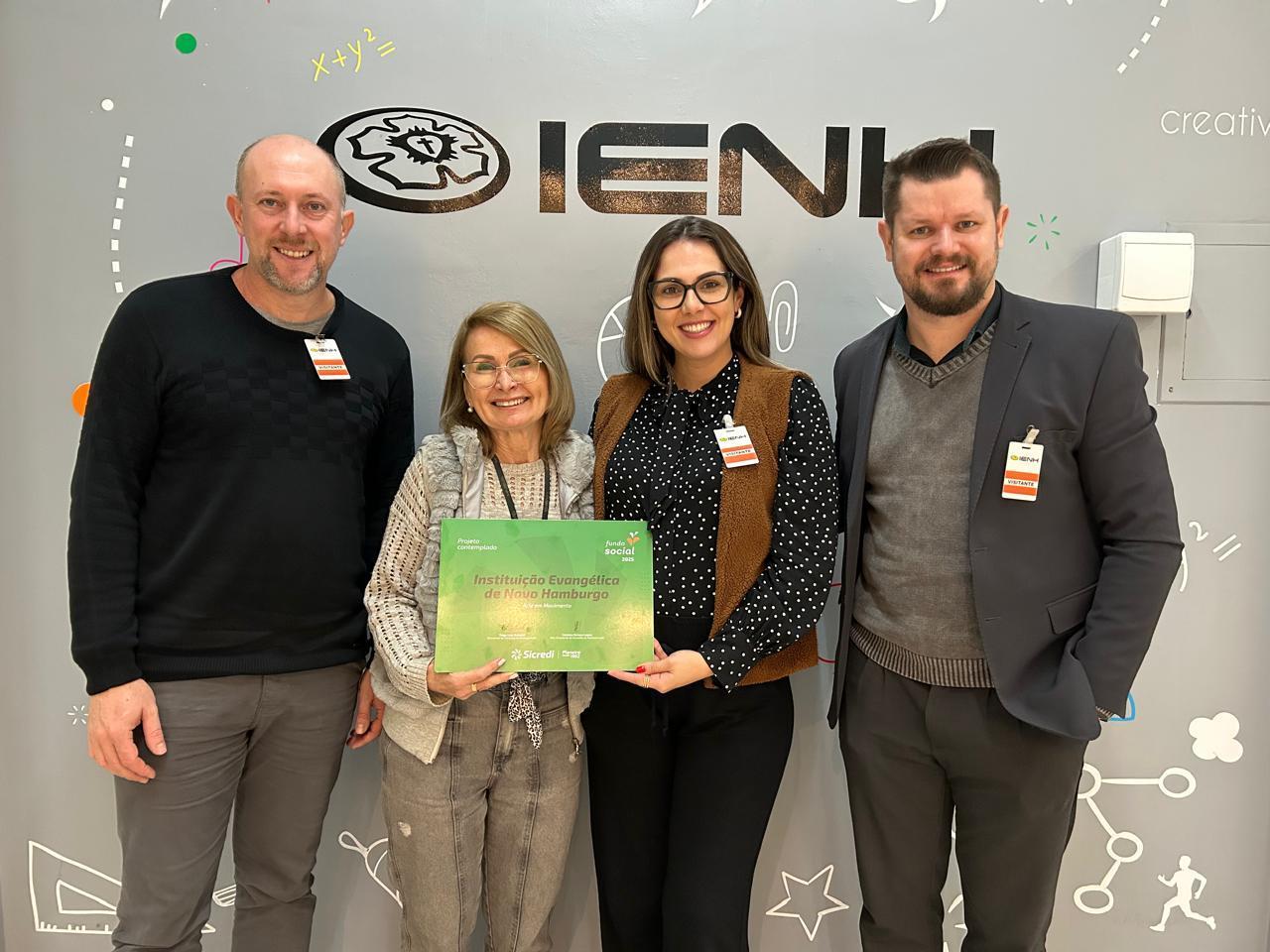 IENH recebe representantes do Sicredi para formalizar apoio ao projeto Arte em Movimento