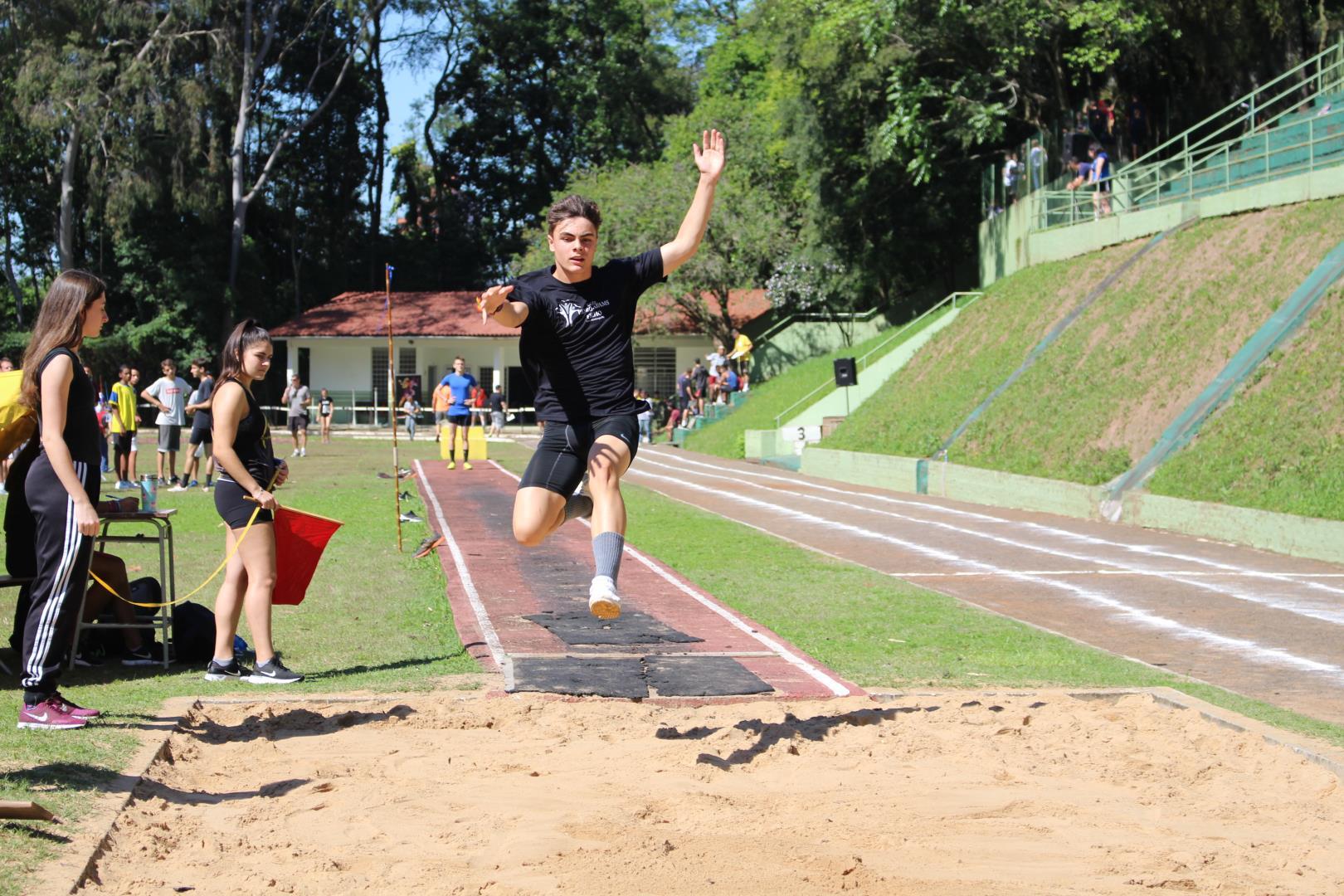 IENH sedia competições de Atletismo da Olimpíada Municipal