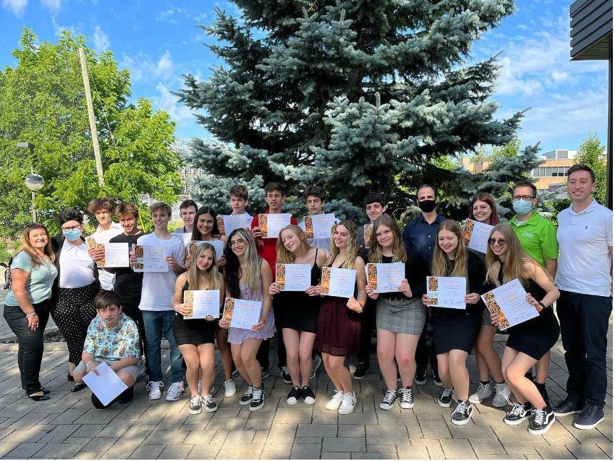 Intercâmbio no Canadá: grupo de estudantes é formado no Summer Camp Learn English & Discover Canada