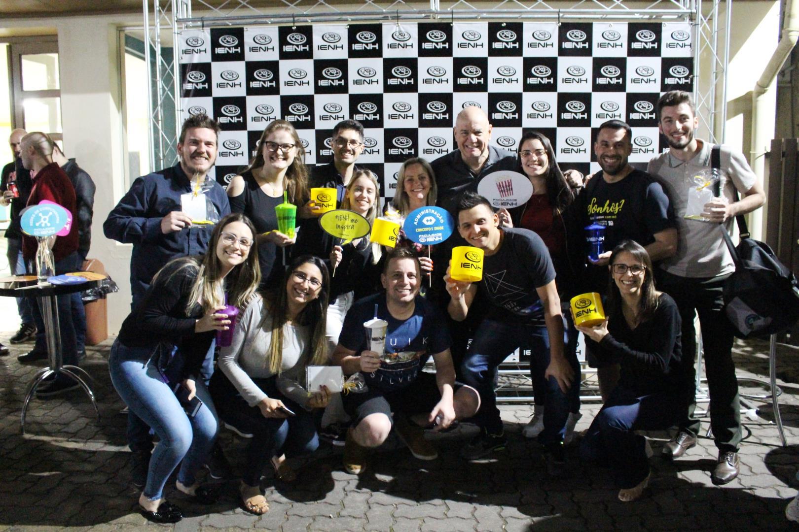 Intervalo especial reúne estudantes para celebrar conquistas da Faculdade IENH