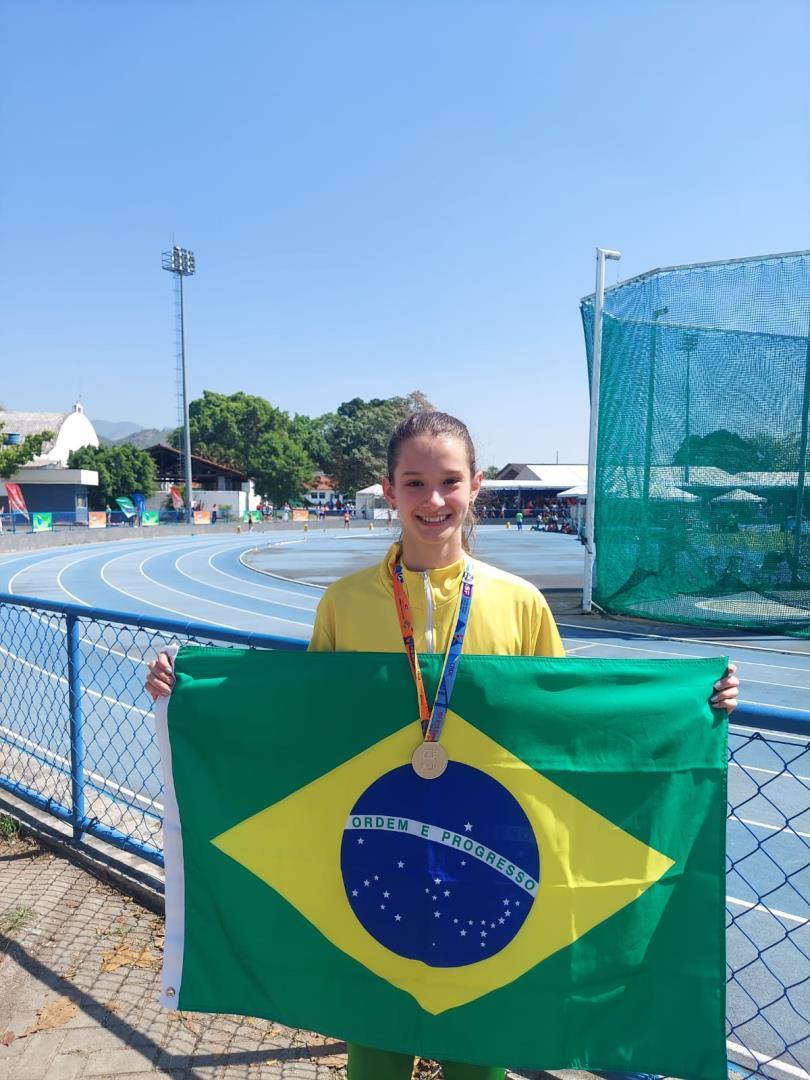 Isadora Levinski é medalha de prata no mundial sub-15