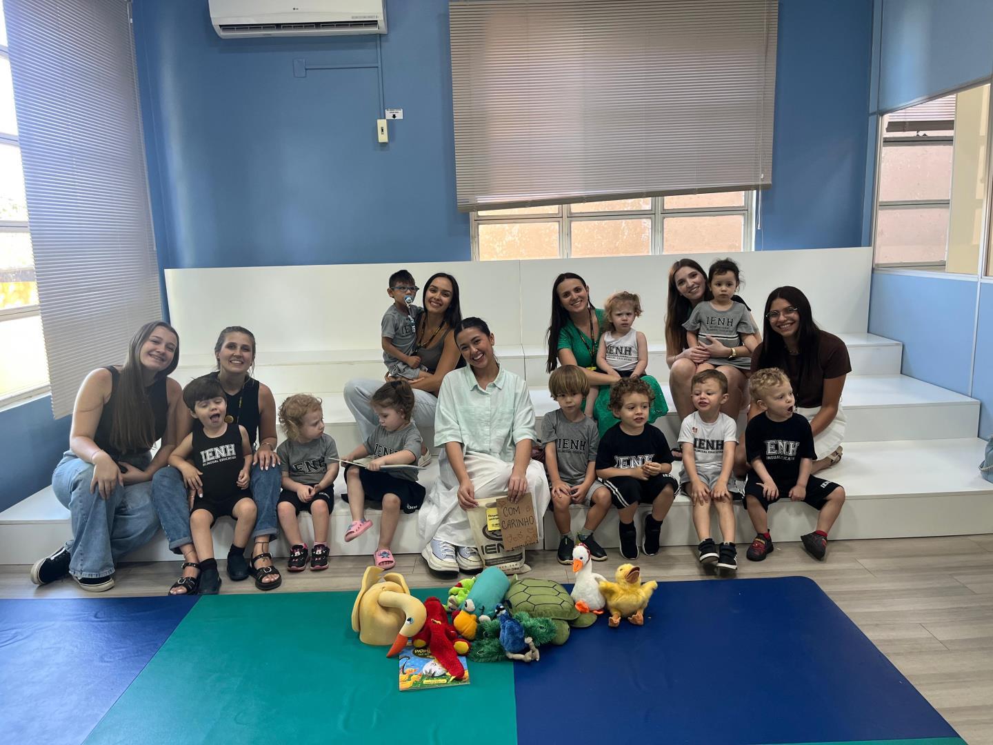 Kindergarten 2 da Unidade Pindorama recebe ex-aluna da IENH 