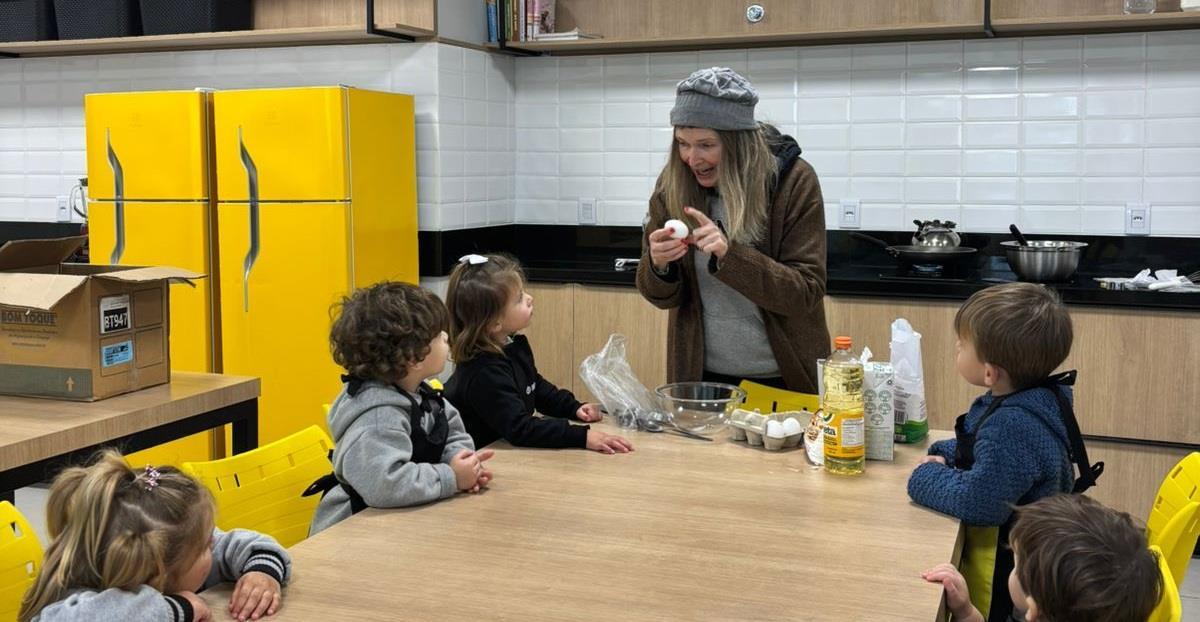 Kindergarten 2B da Unidade Oswaldo Cruz encerra projeto com cooking class 