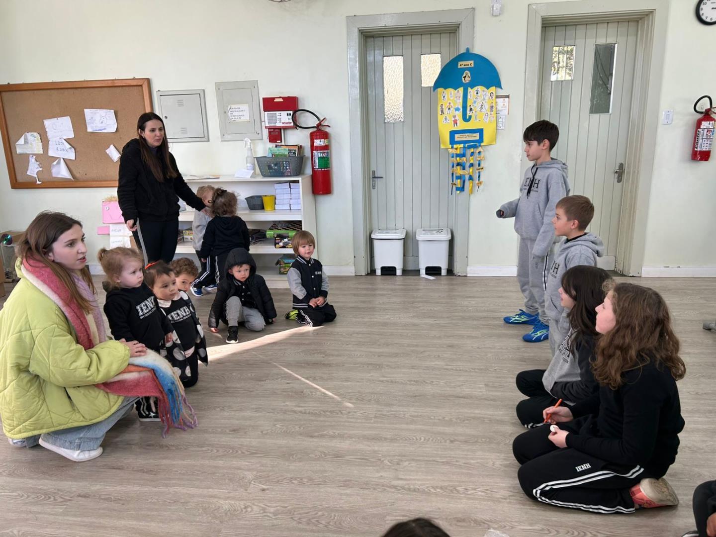 Kindergarten 2B explora o tema dos tamanhos em visitas pela Unidade Pindorama