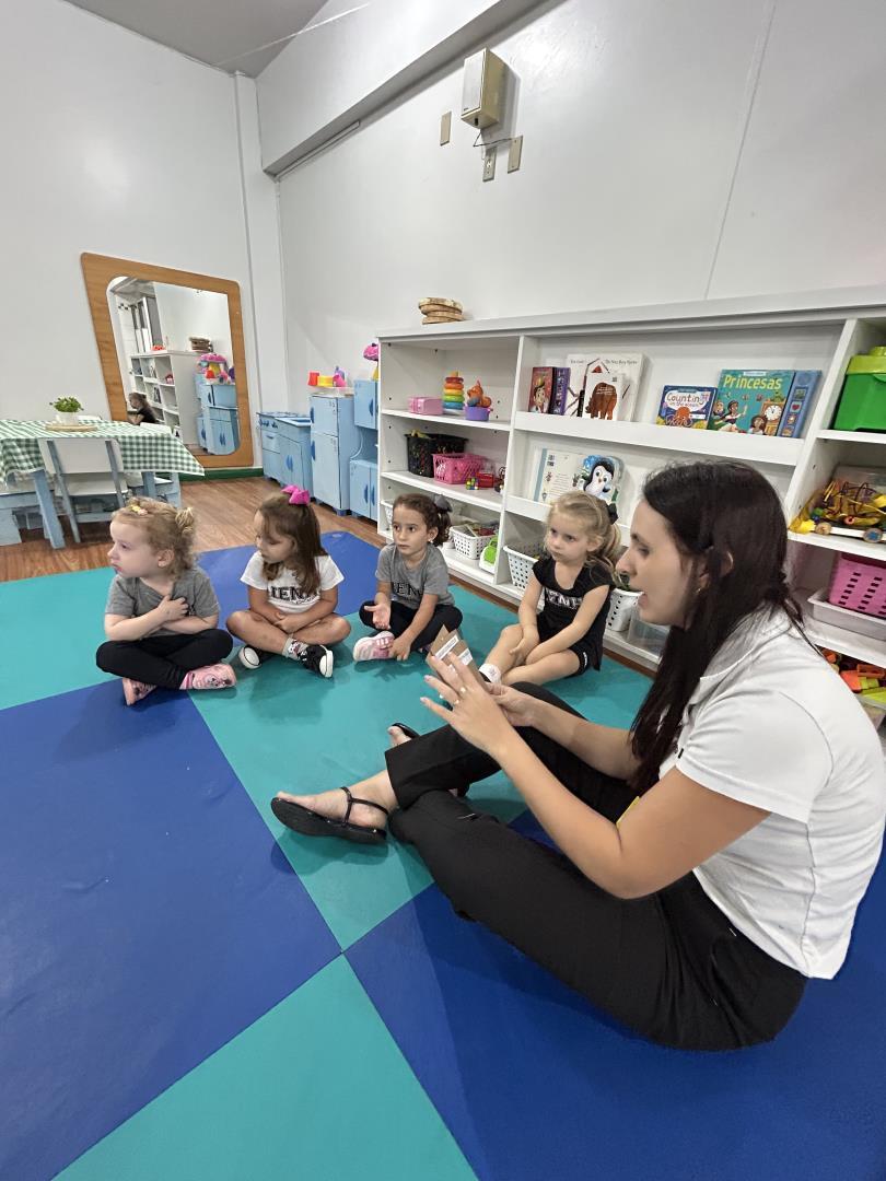 Kindergarten 3A da Unidade Pindorama elabora mural de combinados da turma
