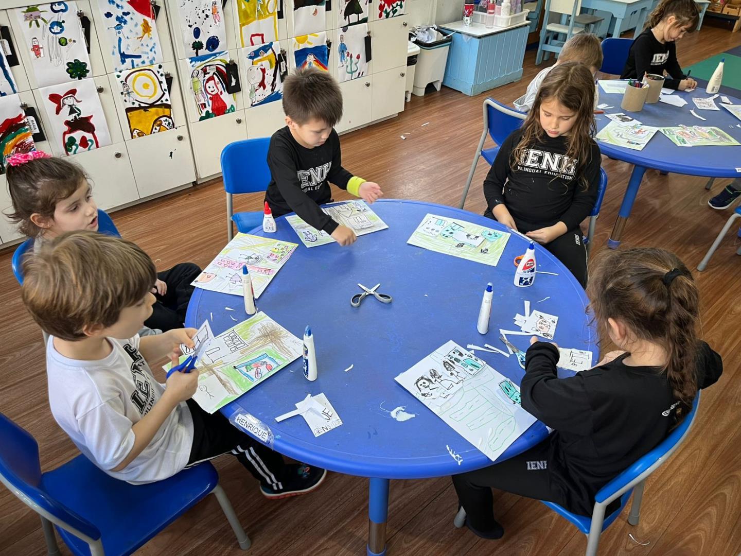 Kindergarten 5B da Unidade Pindorama investiga sobre o espaço urbano  