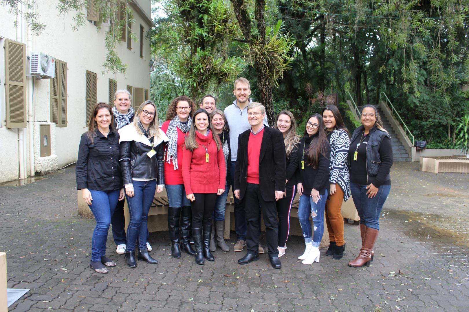 Medalhista olímpico e ex-aluno da IENH visita a Unidade Fundação Evangélica