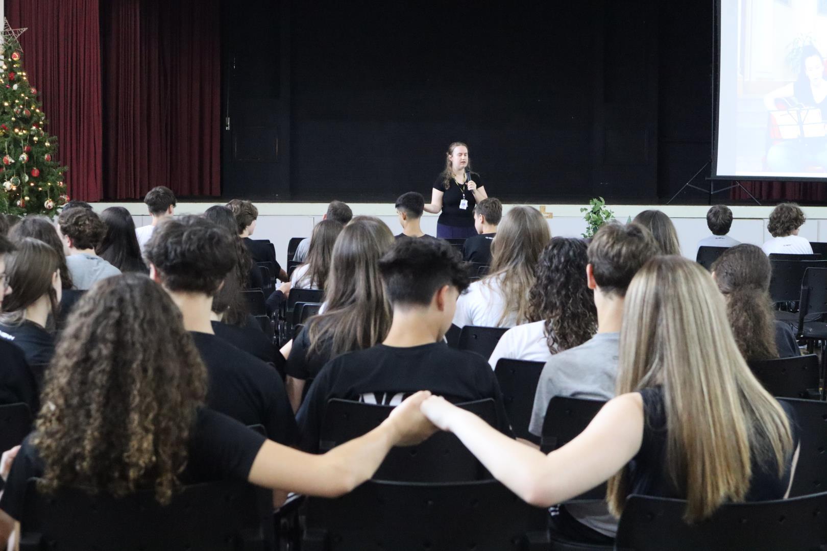 Meditação Natalina celebra gratidão e reflexão na Unidade Fundação Evangélica