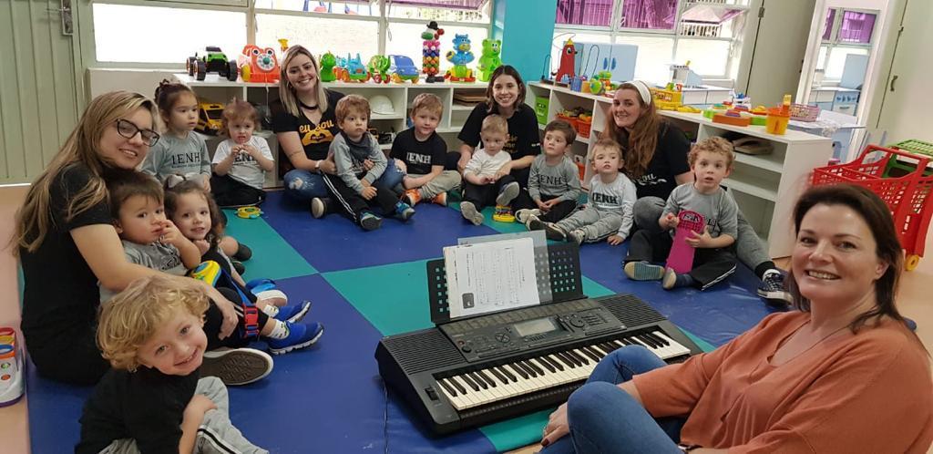 Música e diversão no ambiente de aprendizagem da Educação Infantil da IENH