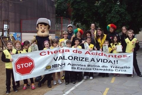 Agentes Mirins do Trânsito promovem ação de conscientização