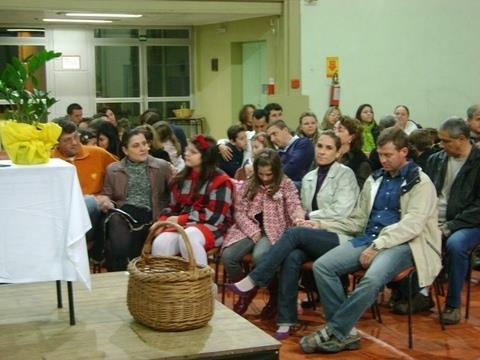 Culto homenageia as mães